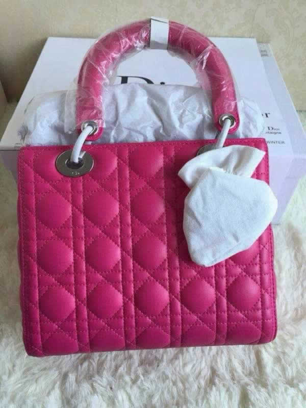 Replica dior cosmeticsReplica women pursesReplica new bags.